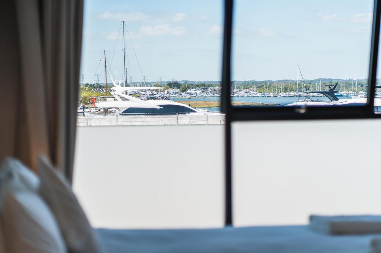 Beautiful Two Bedroom Harbour Side Apartment Poole Exterior photo