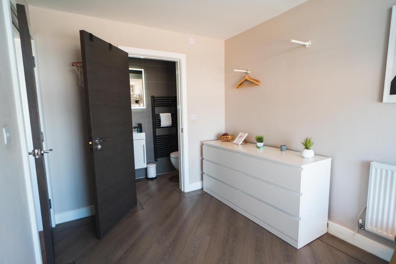 Beautiful Two Bedroom Harbour Side Apartment Poole Exterior photo